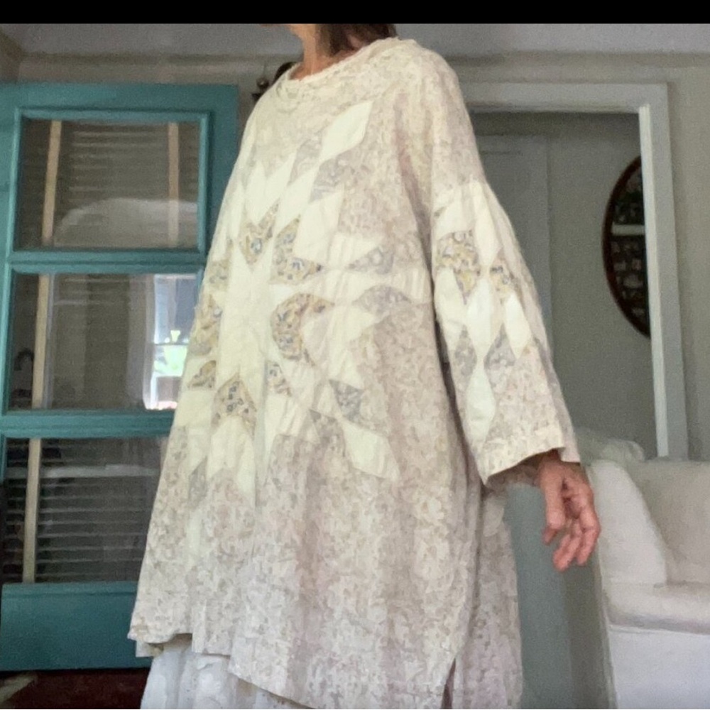 Magnolia Pearl Quilted Star Top-Subtle Colors